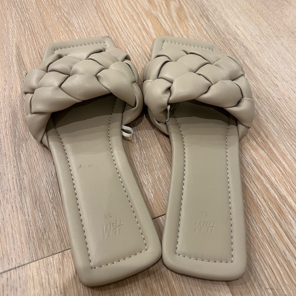 Women's Braided Sandals in Tan - Picture 1 of 2